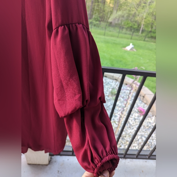 Deep red high low blouse with ruffle sleeves size large - Picture 5 of 5